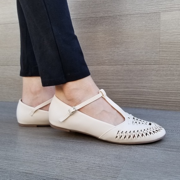 Nude Cut Out Ballerina Spring Flats -P - Picture 5 of 8